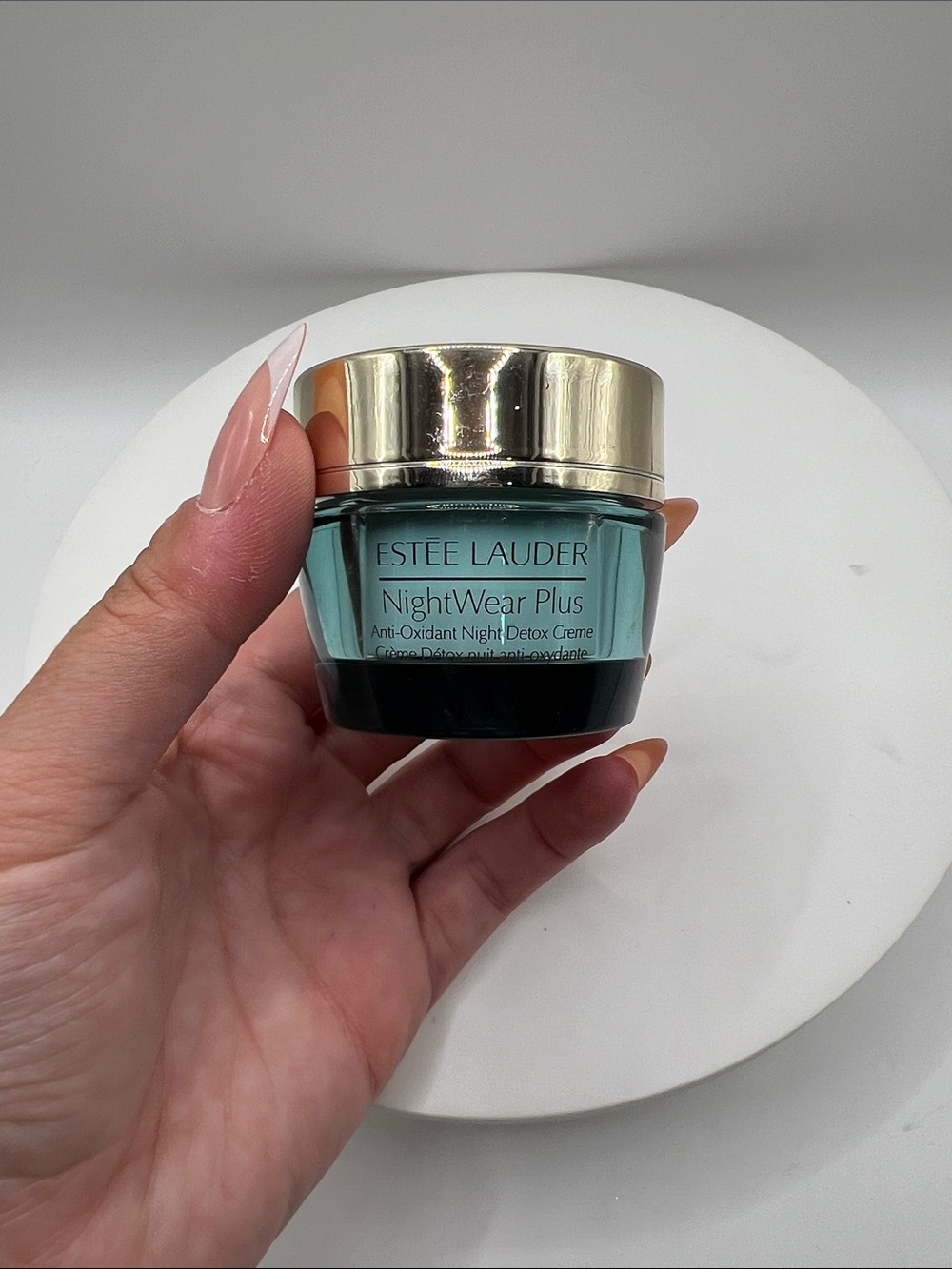 672. Estee Lauder Nightwear Plus. New out of box. - Picture 3 of 3